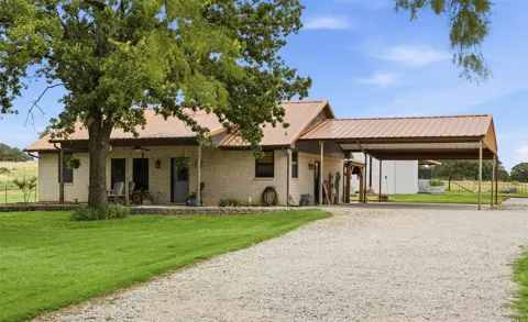 146 Private Road 1525