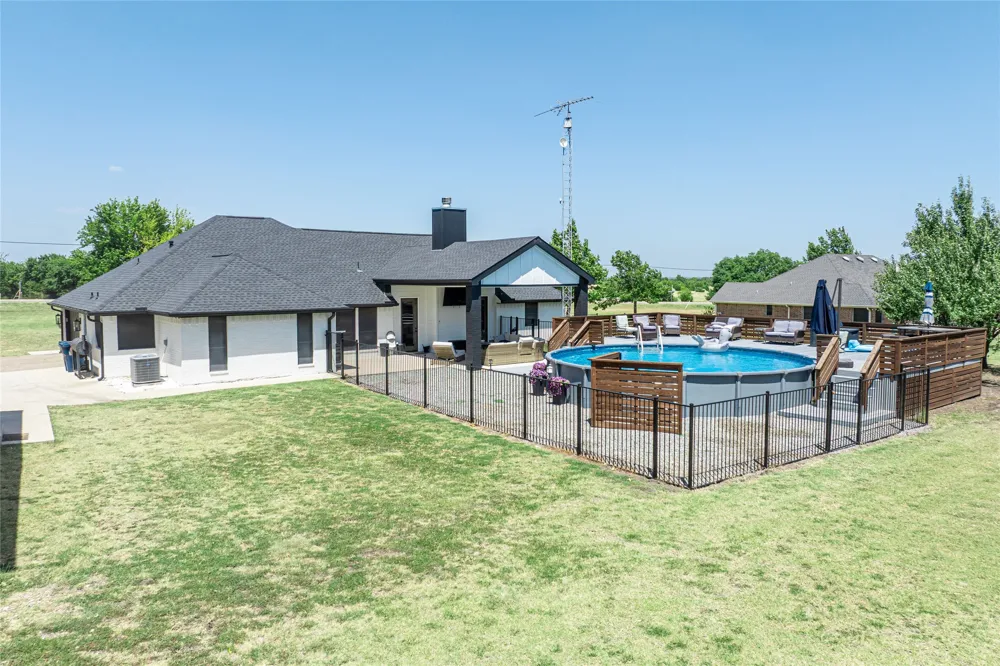 840 Fm 3133 Van Alstyne, TX 75495
