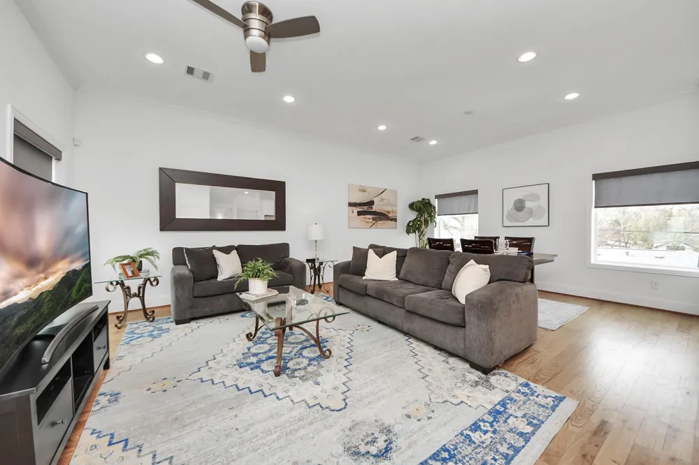 1628 W 24th Street Houston, TX 77008