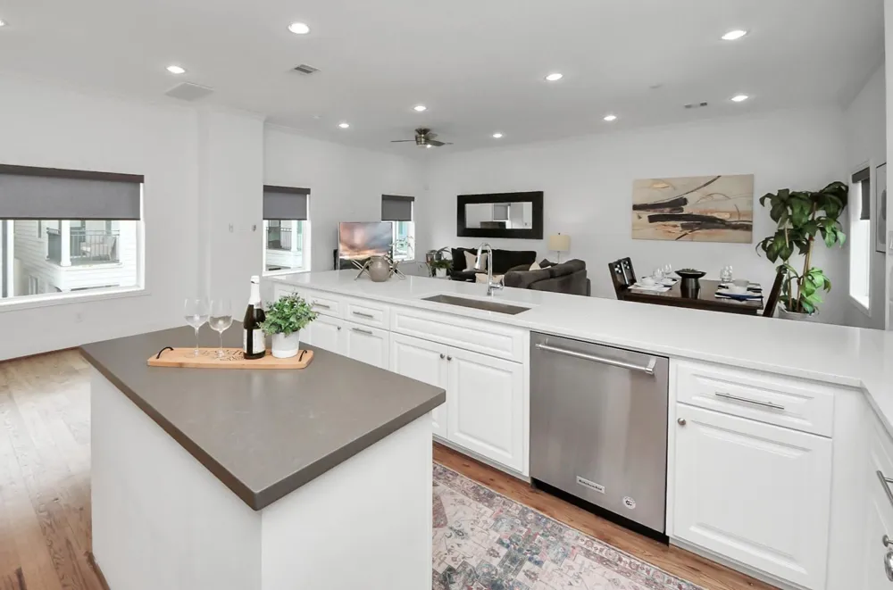 1628 W 24th Street Houston, TX 77008