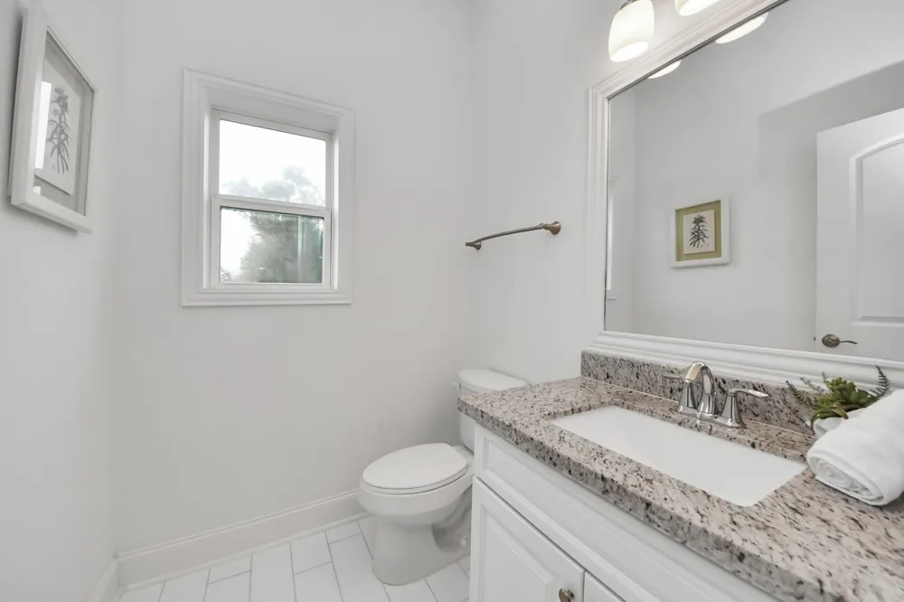 1628 W 24th Street Houston, TX 77008