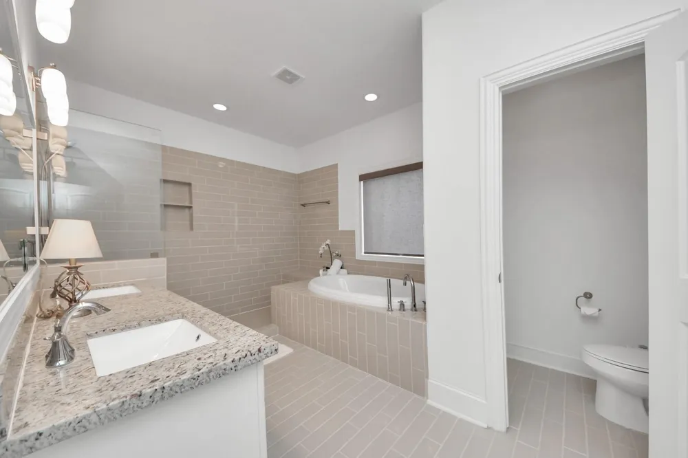 1628 W 24th Street Houston, TX 77008