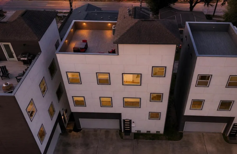 1628 W 24th Street Houston, TX 77008