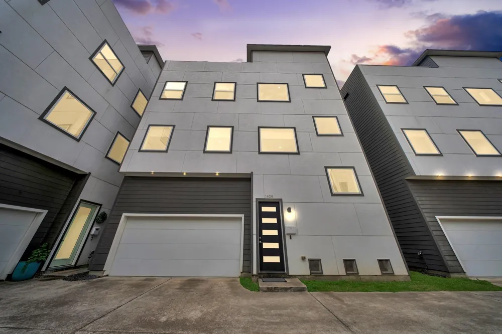 1628 W 24th Street Houston, TX 77008