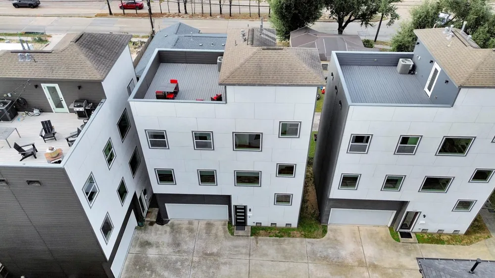 1628 W 24th Street Houston, TX 77008