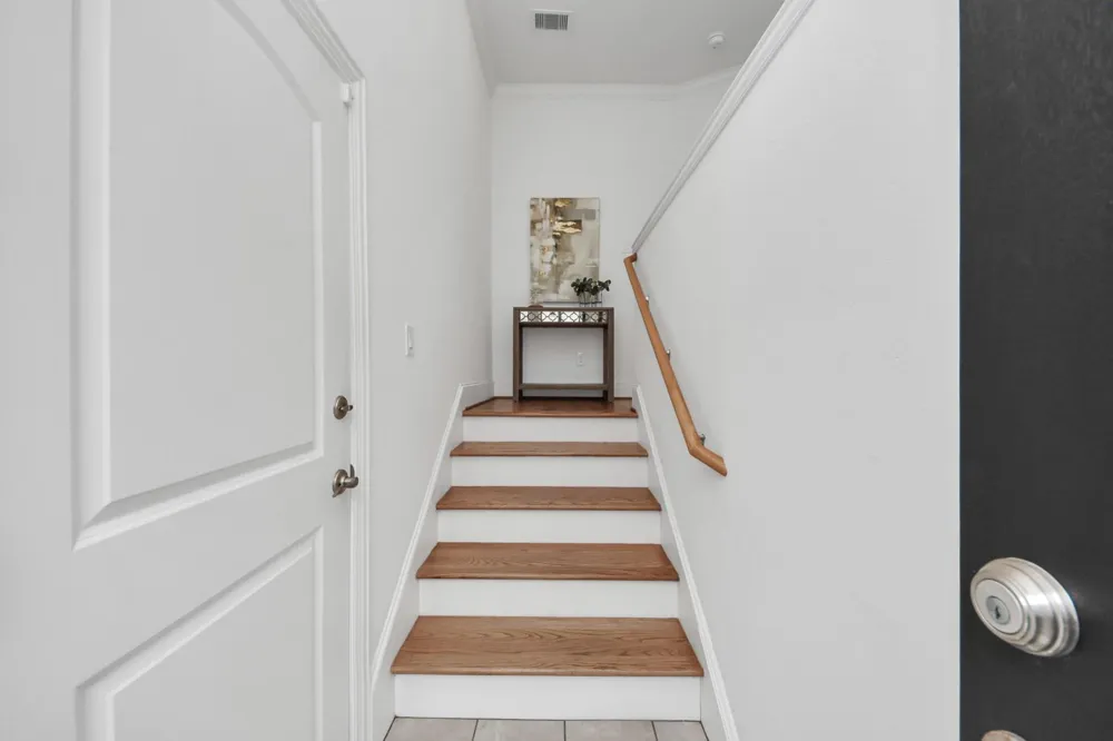 1628 W 24th Street Houston, TX 77008