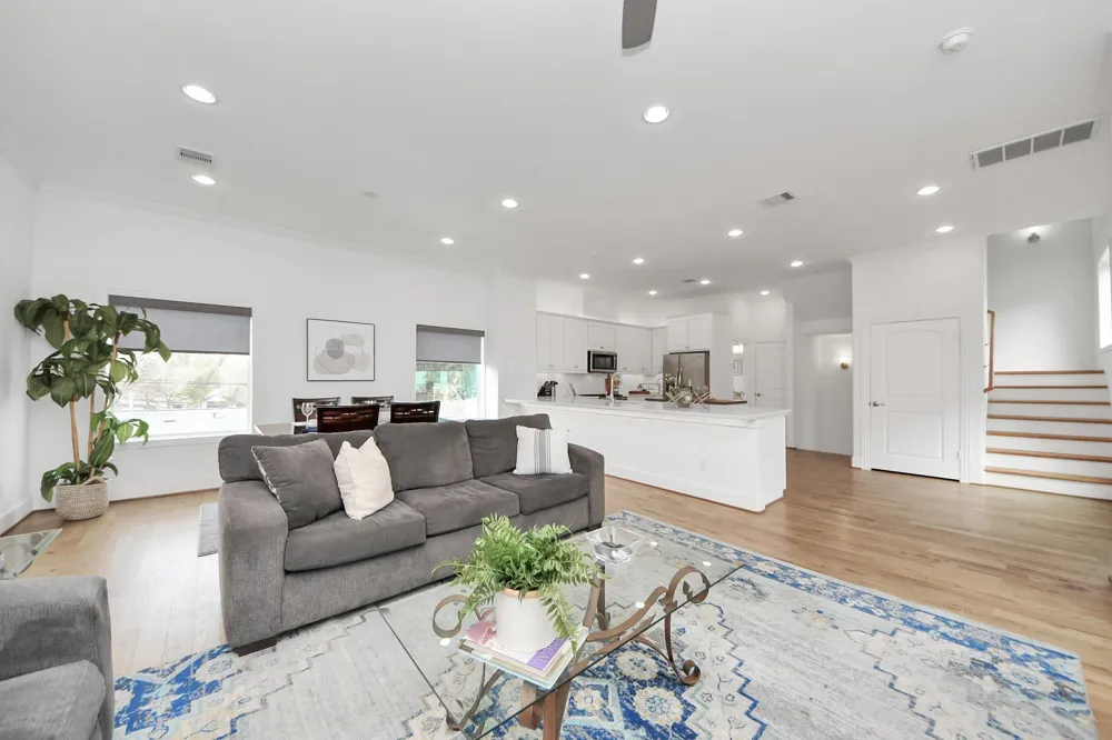 1628 W 24th Street Houston, TX 77008