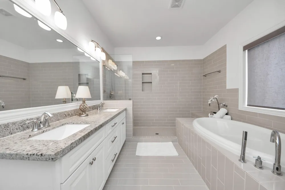 1628 W 24th Street Houston, TX 77008