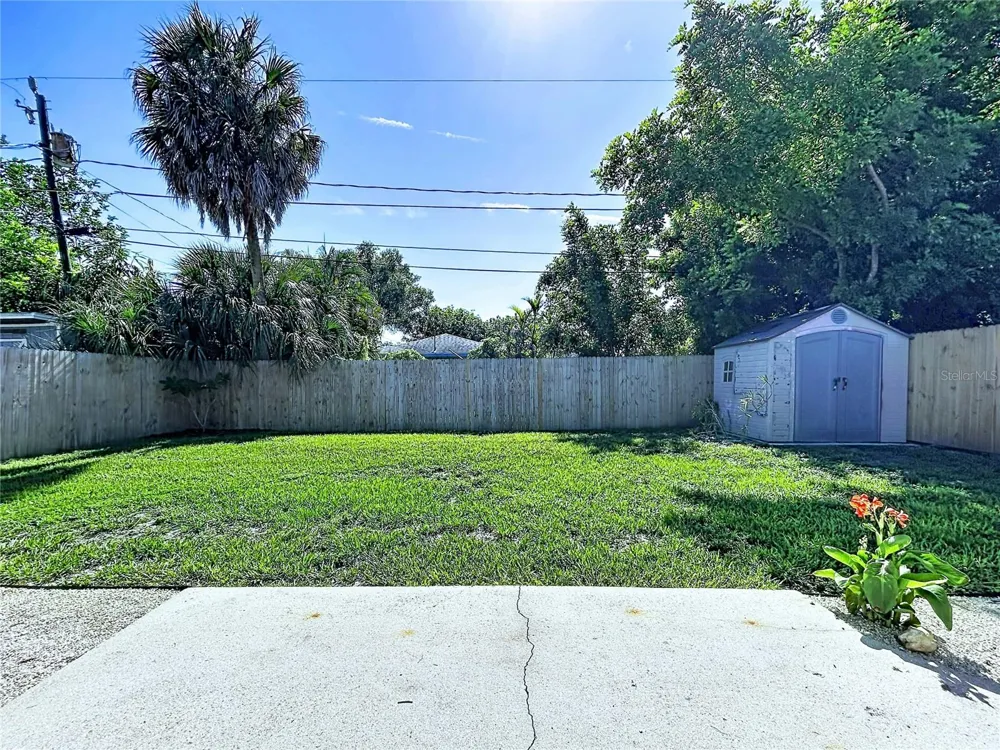 815 35TH STREET W Bradenton, FL 34205