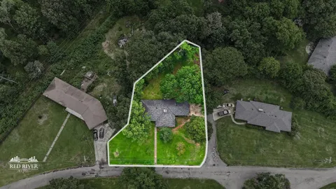 37 Lake Forest