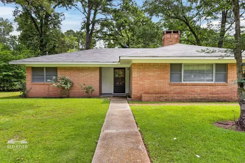 37 Lake Forest