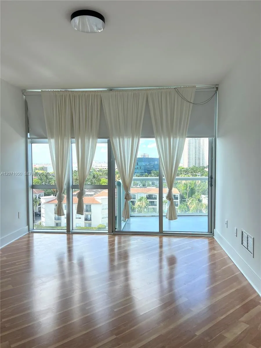 3131 NE 188th St  #1-801 Aventura, FL 33180