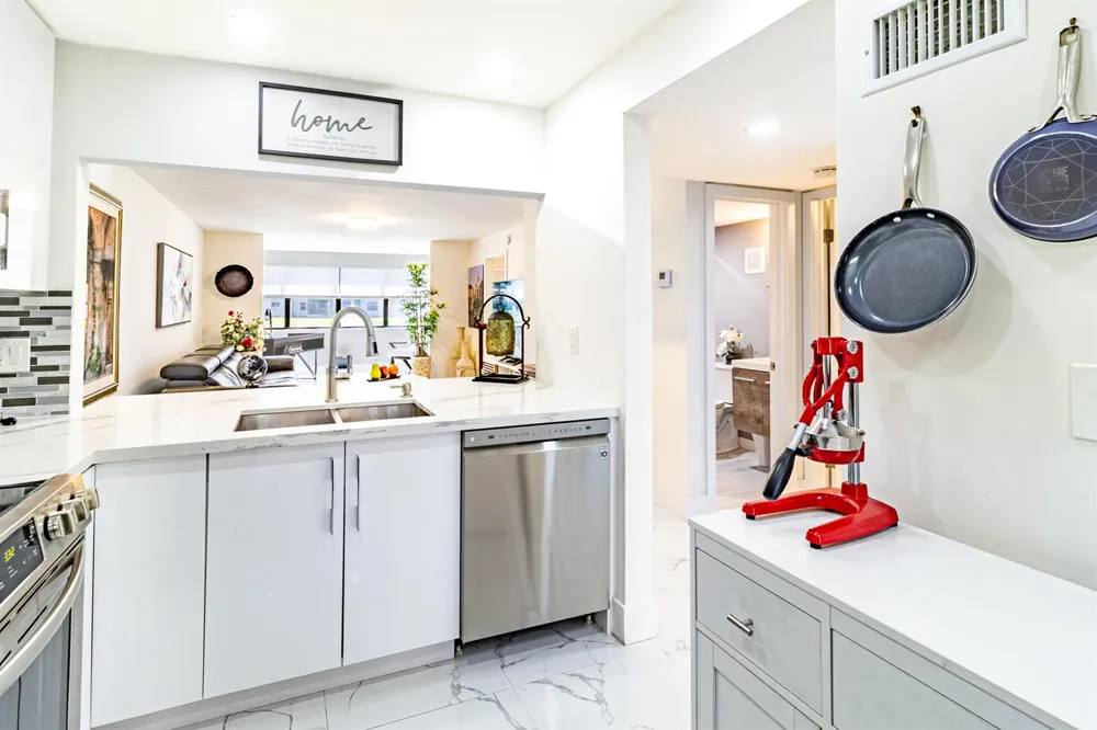 2941 NOB HILL ROAD #112 Sunrise, FL 33322