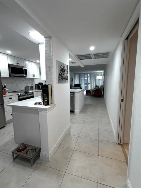 20 ROYAL PALM WAY #3020