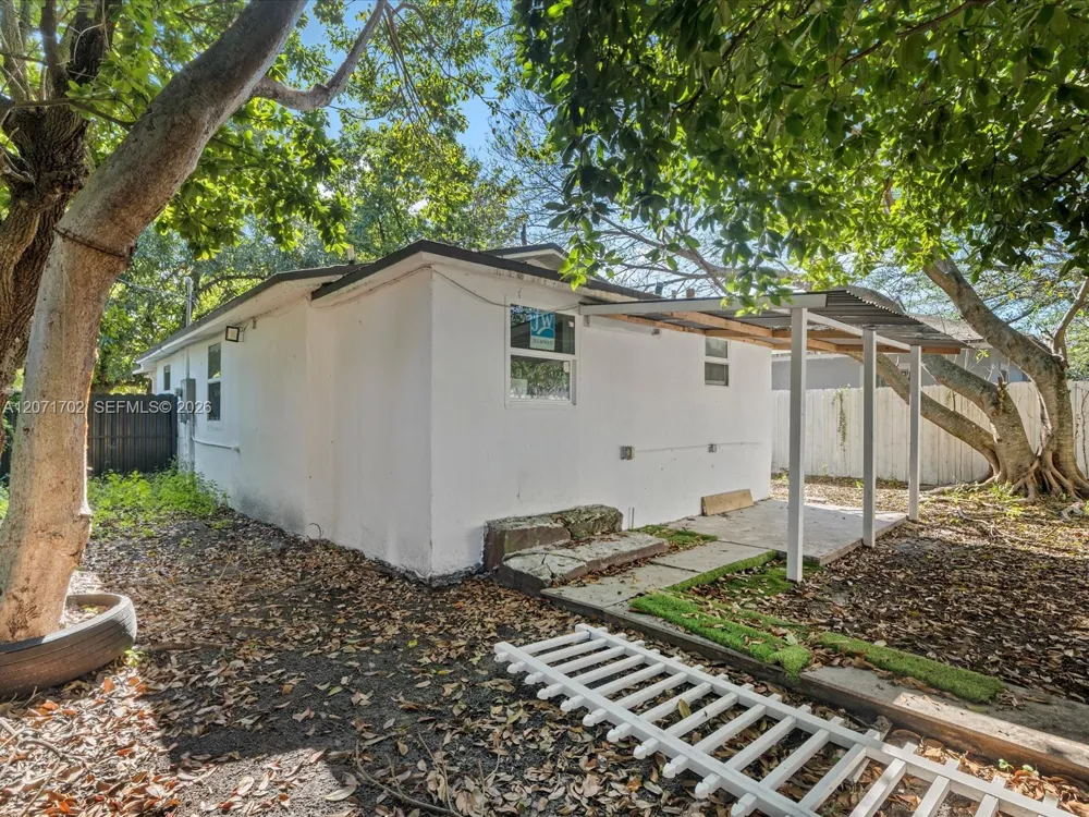 1829 NW 62nd Ter Miami, FL 33147