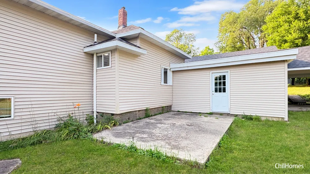 716 Root Street Belding City, MI 48809