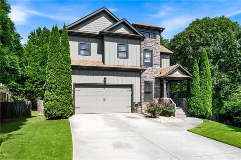 3276 Holly Glen Court