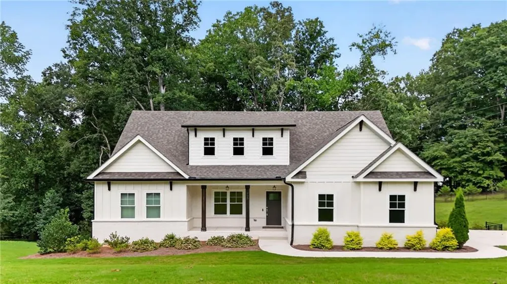 727 Old Collins Road Hoschton, GA 30548