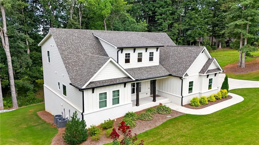 727 Old Collins Road Hoschton, GA 30548