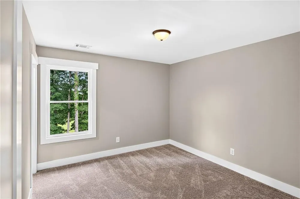727 Old Collins Road Hoschton, GA 30548