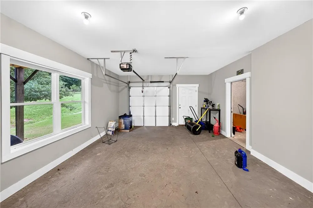 727 Old Collins Road Hoschton, GA 30548