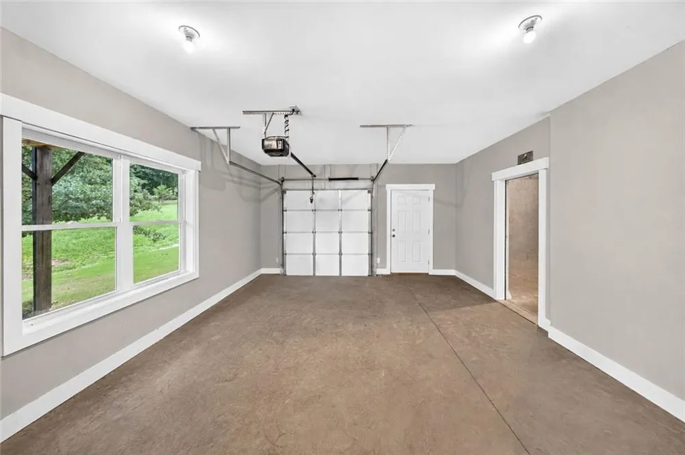 727 Old Collins Road Hoschton, GA 30548