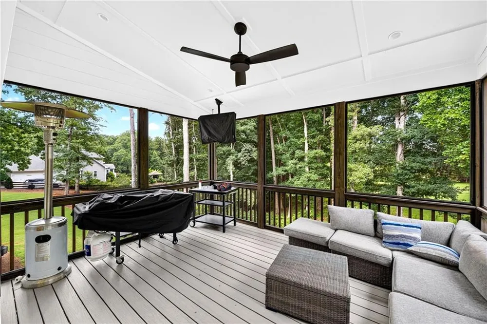 727 Old Collins Road Hoschton, GA 30548