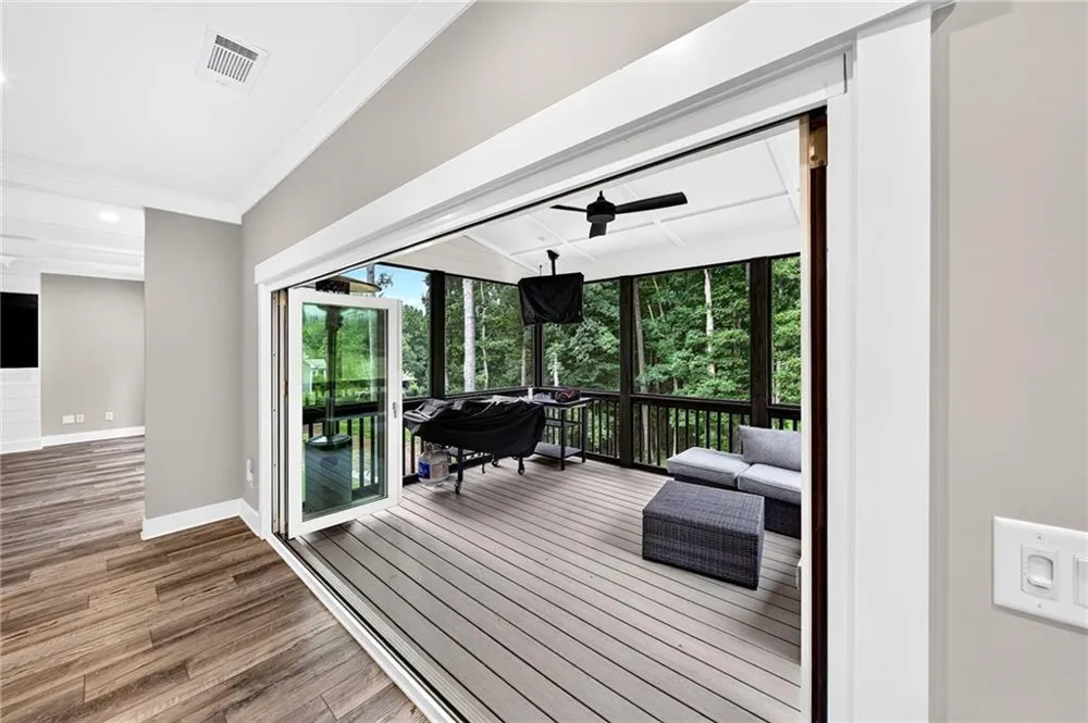 727 Old Collins Road Hoschton, GA 30548