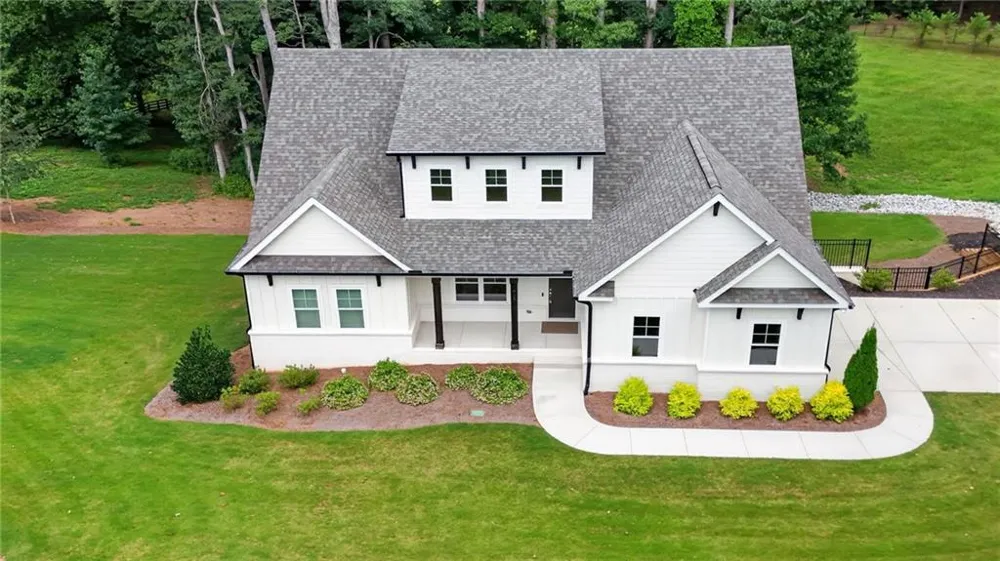 727 Old Collins Road Hoschton, GA 30548
