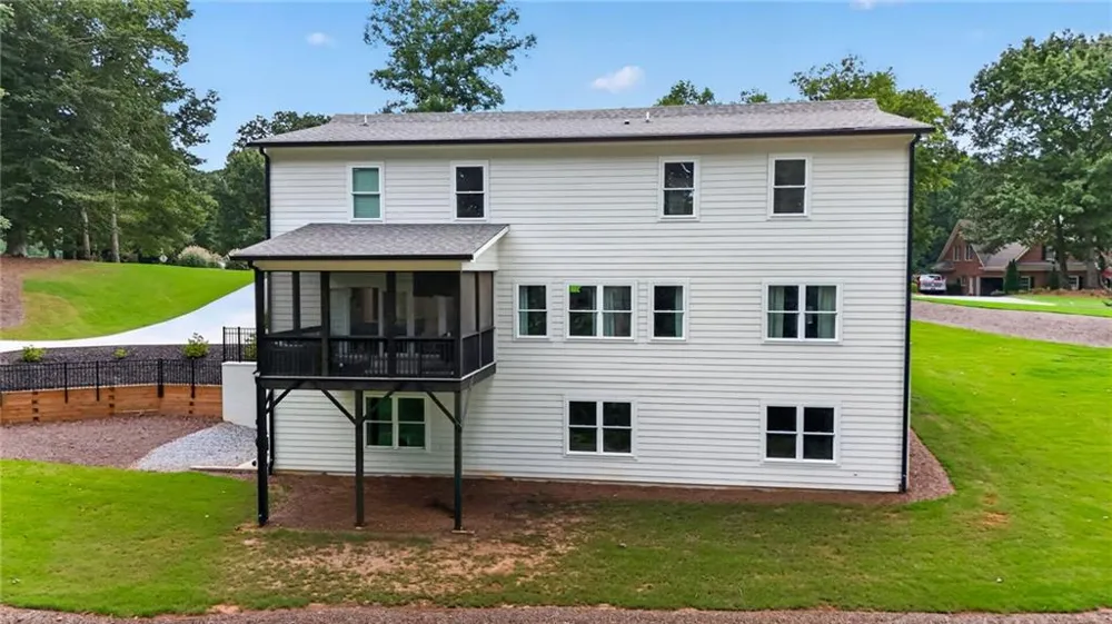 727 Old Collins Road Hoschton, GA 30548