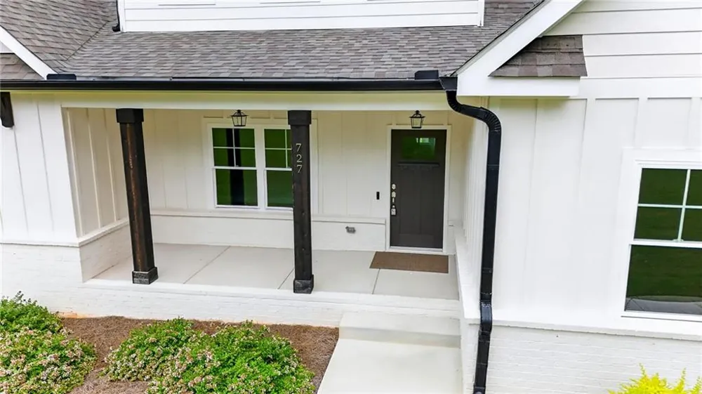 727 Old Collins Road Hoschton, GA 30548
