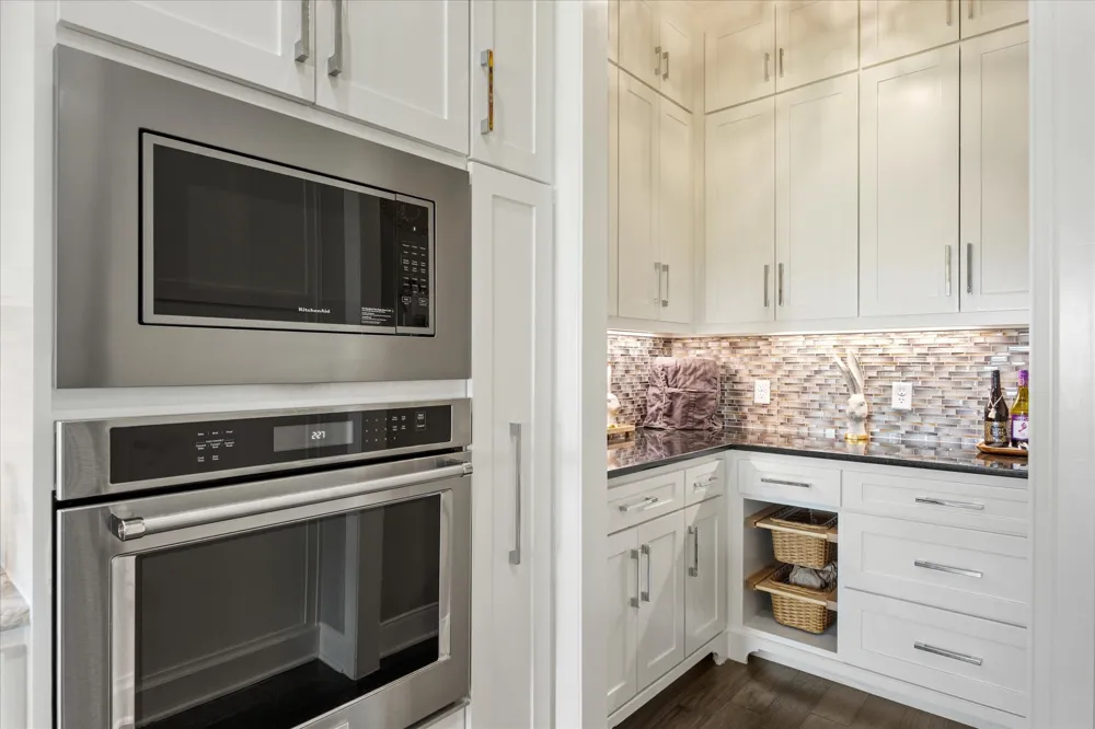 2603 Waters Edge Drive Granbury, TX 76048