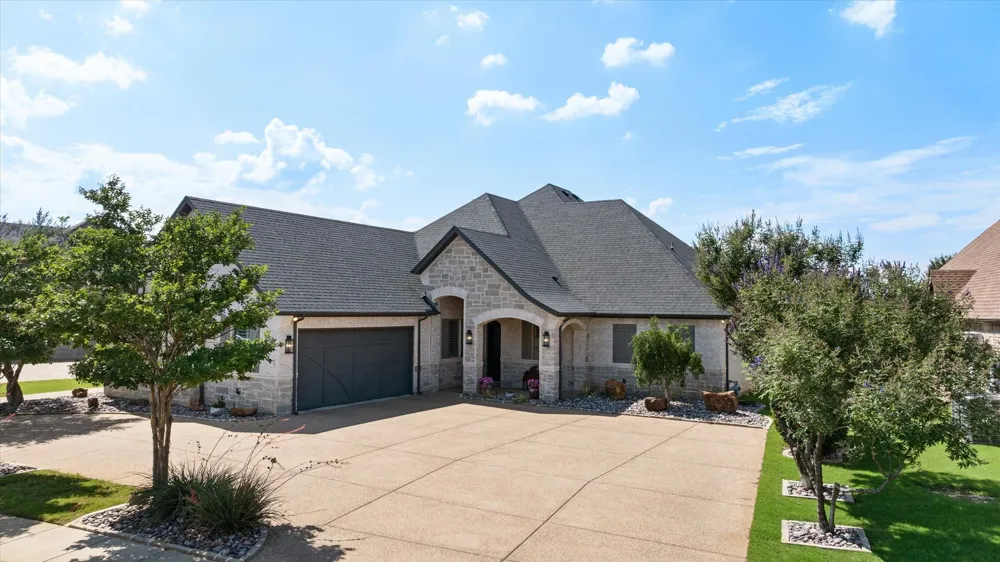 2603 Waters Edge Drive Granbury, TX 76048