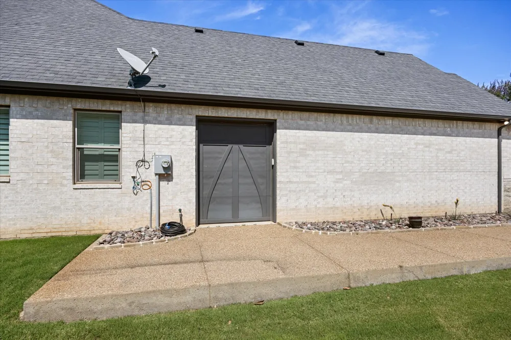 2603 Waters Edge Drive Granbury, TX 76048
