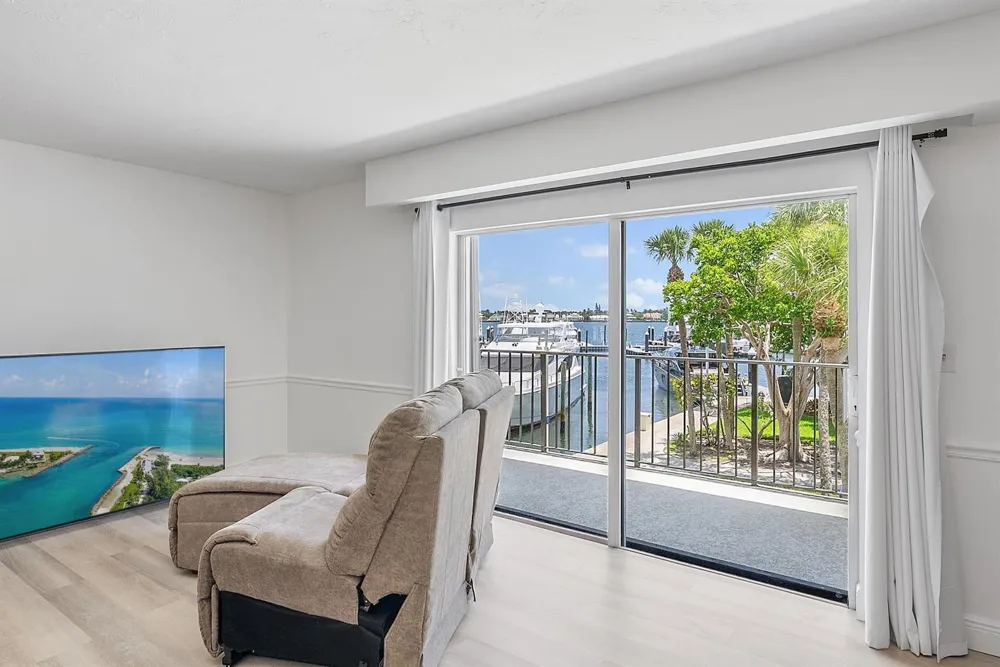 1200 Marine Way #G11 North Palm Beach, FL 33408
