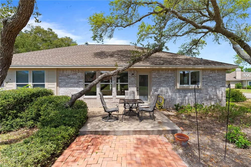 101 Cedar Ridge Drive Rockport, TX 78382