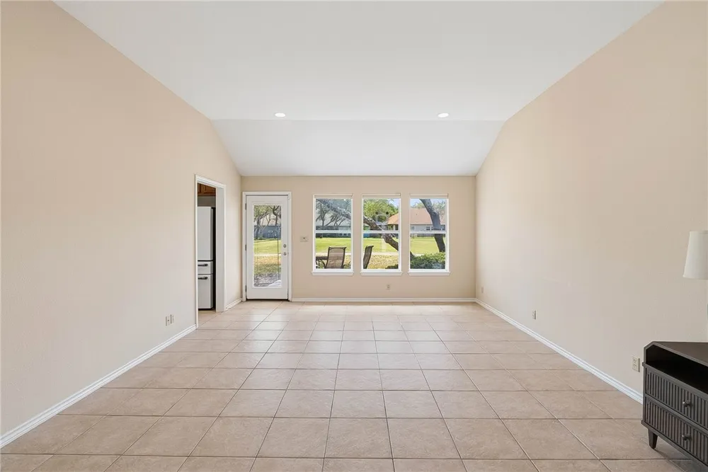 101 Cedar Ridge Drive Rockport, TX 78382