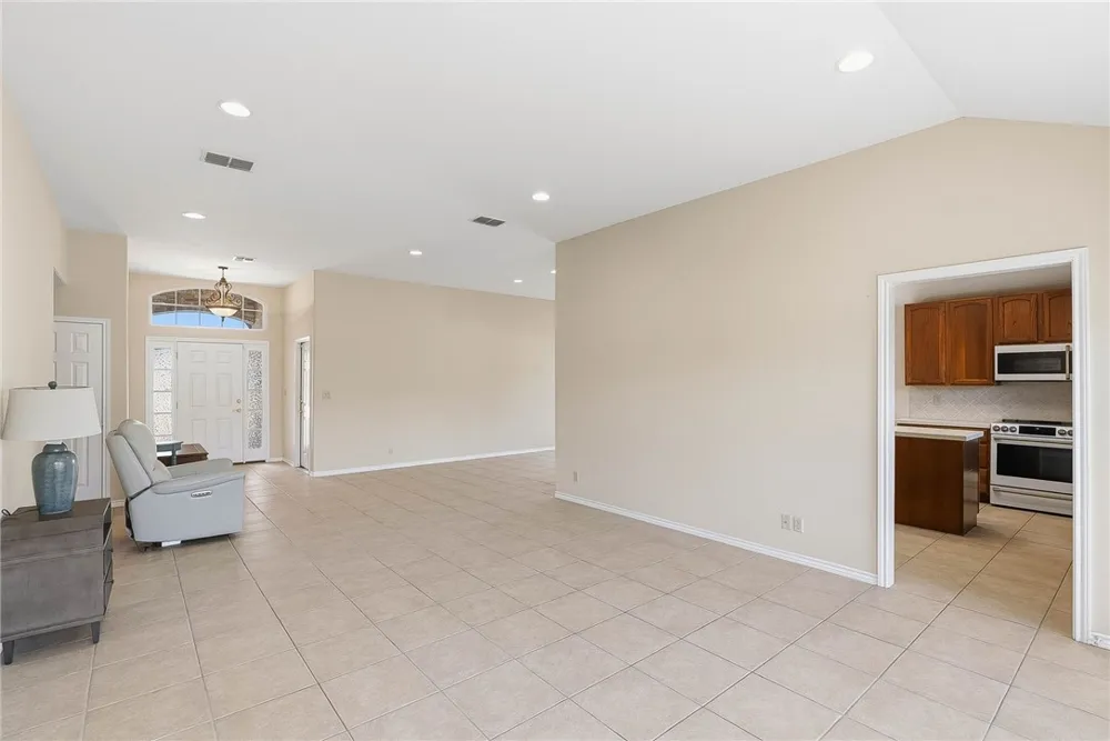 101 Cedar Ridge Drive Rockport, TX 78382
