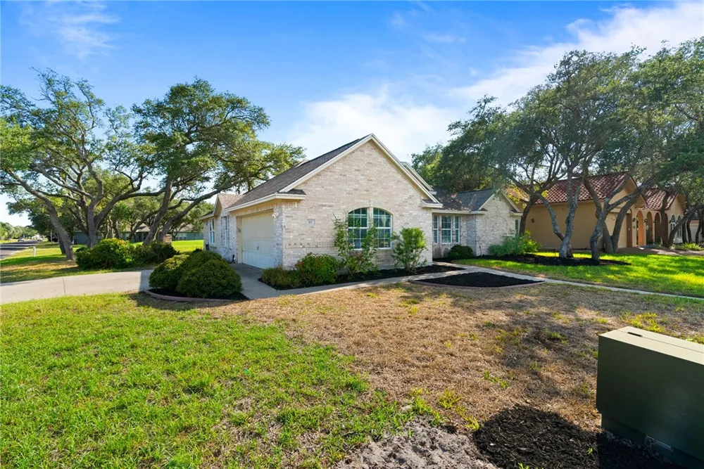 101 Cedar Ridge Drive Rockport, TX 78382