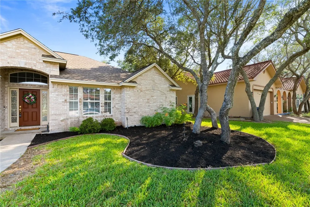 101 Cedar Ridge Drive Rockport, TX 78382