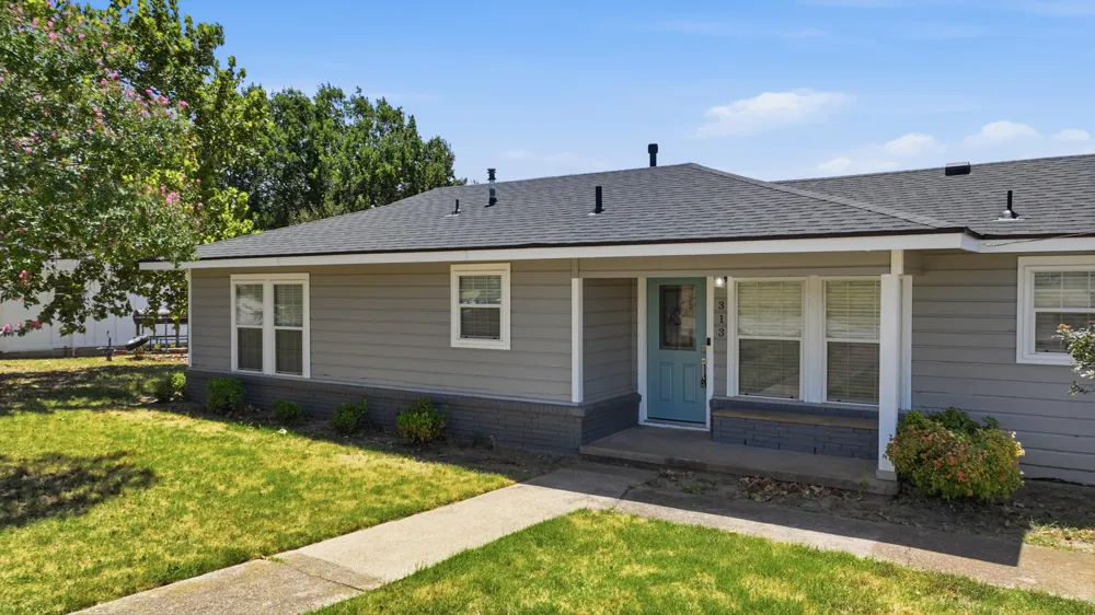313 W 7th Street Weatherford, TX 76086