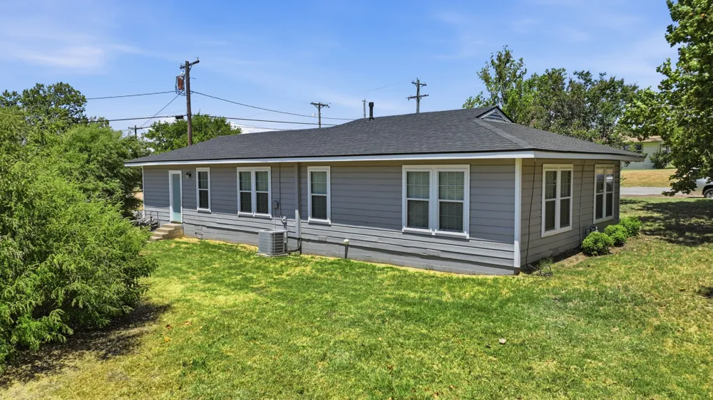 313 W 7th Street Weatherford, TX 76086