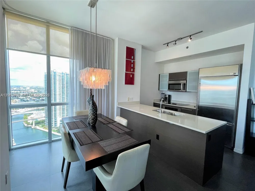 55 SE 6th St #4102 Miami, FL 33131