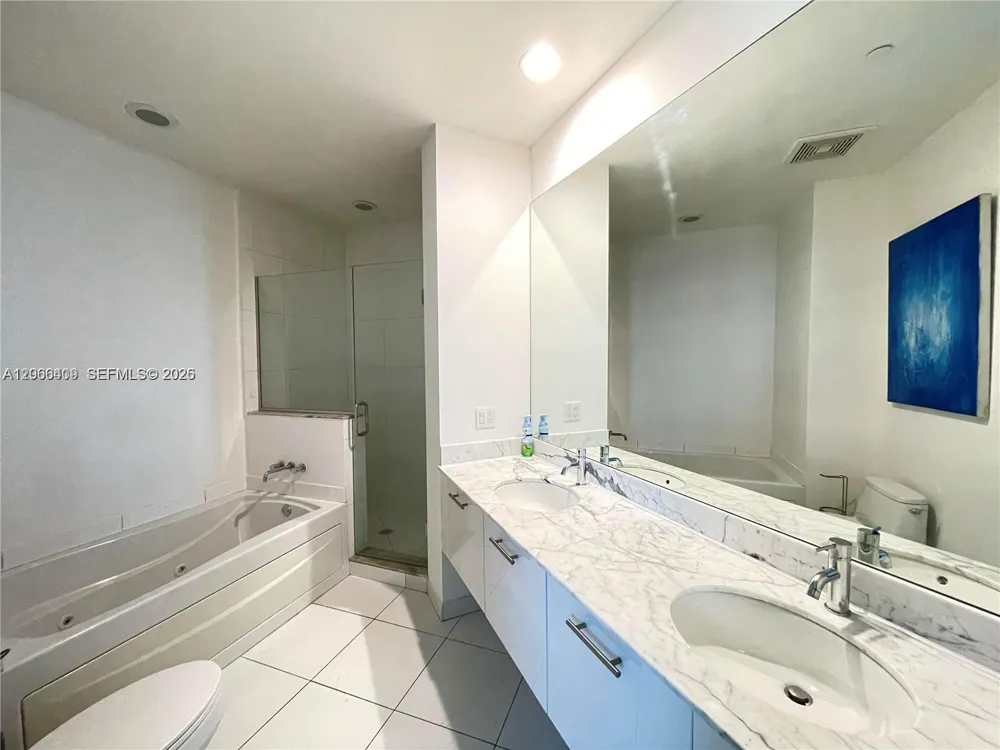 55 SE 6th St #4102 Miami, FL 33131
