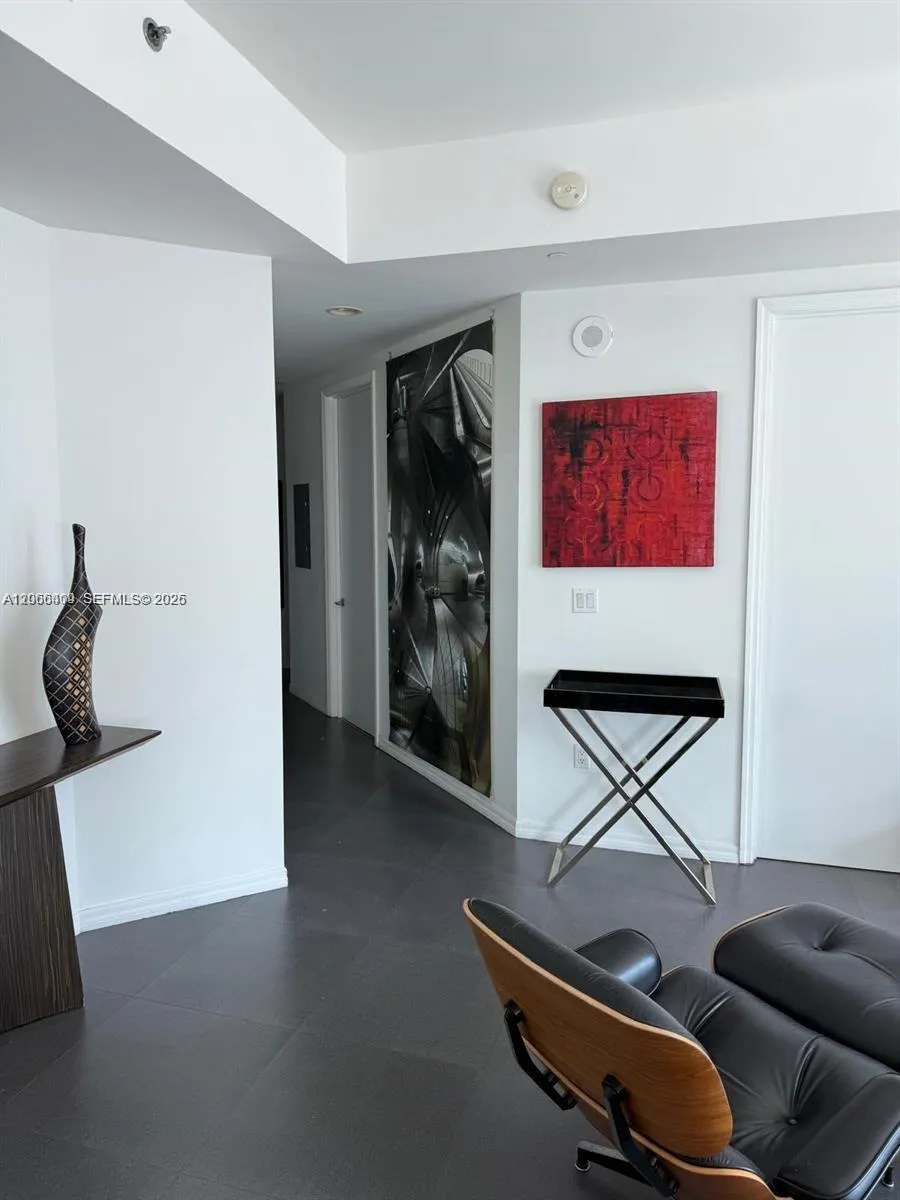 55 SE 6th St #4102 Miami, FL 33131