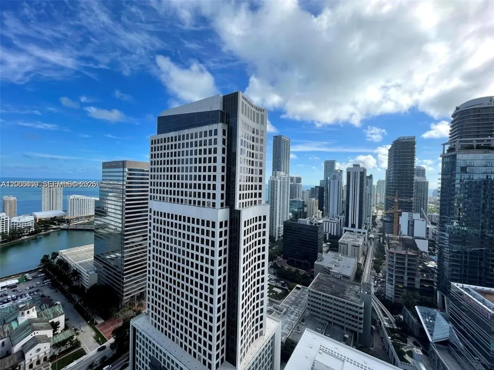 55 SE 6th St #4102 Miami, FL 33131