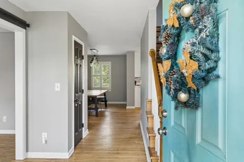 240 Crestview Dr