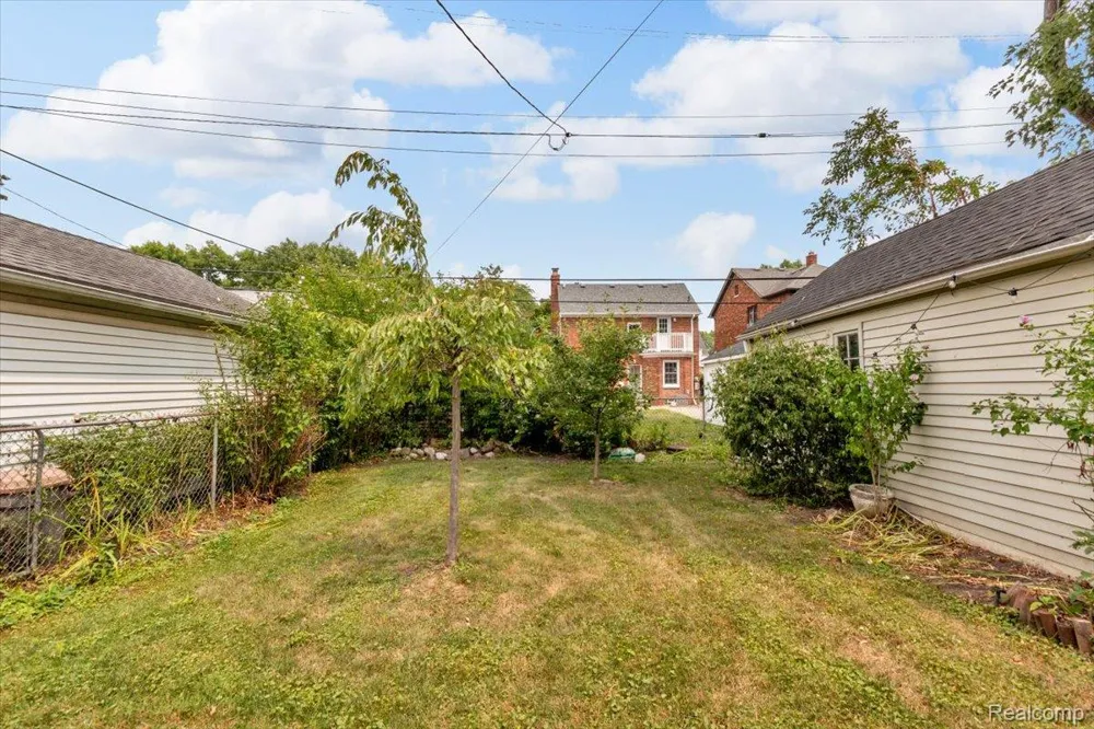 476 Touraine Road Grosse Pointe Farms City, MI 48236