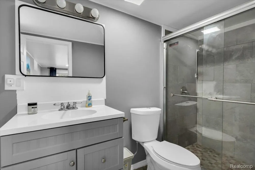476 Touraine Road Grosse Pointe Farms City, MI 48236