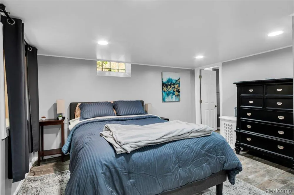 476 Touraine Road Grosse Pointe Farms City, MI 48236